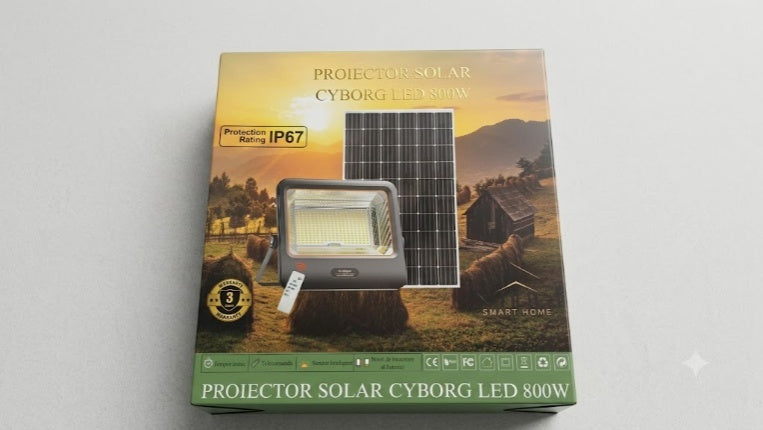 Set 2 Proiectoare Solare LED 800W Innova Smart Home Cyborg, IP67, Panouri Solare 35x35 cm și Telecomenzi